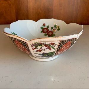Vintage Japanese Imari Porcelain Flower Lotus Petal Bowl